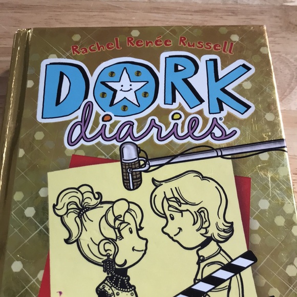☘️2 for $10 Sale☘️Dork Diaries #7 Tales from a Not-So-Glam Tv Star, ages 9-13 - Picture 2 of 15
